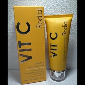 Rodial VIT C Papaya Enzyme Scrub Jojoba Beads 2.36 oz/ 70 ml Expires 7/2027